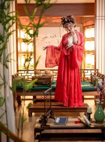 欧美超模皮草街拍图片_暖暖免费观看视频
